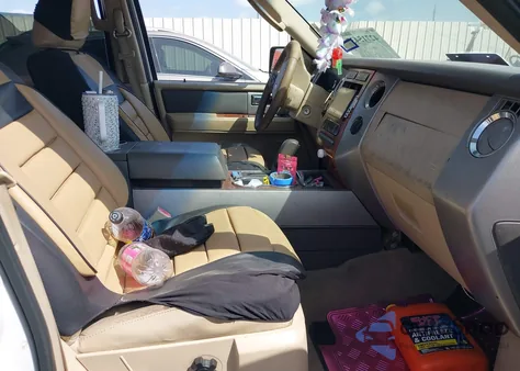 2010 Ford Expedition Eddie Bauer z USA, uszkodzony, nr VIN 1FMJU1H5XAEA07617